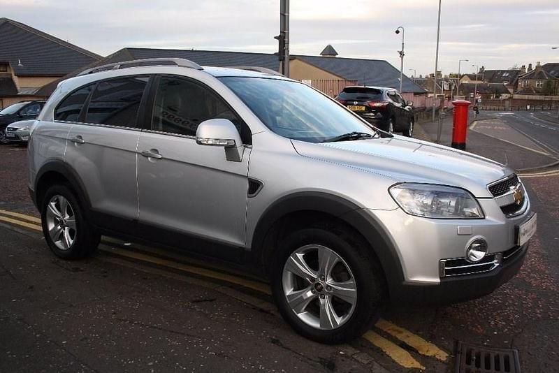 Used Chevrolet Captiva LTZ 148 HP (108 kW) 2011 Silver SUV