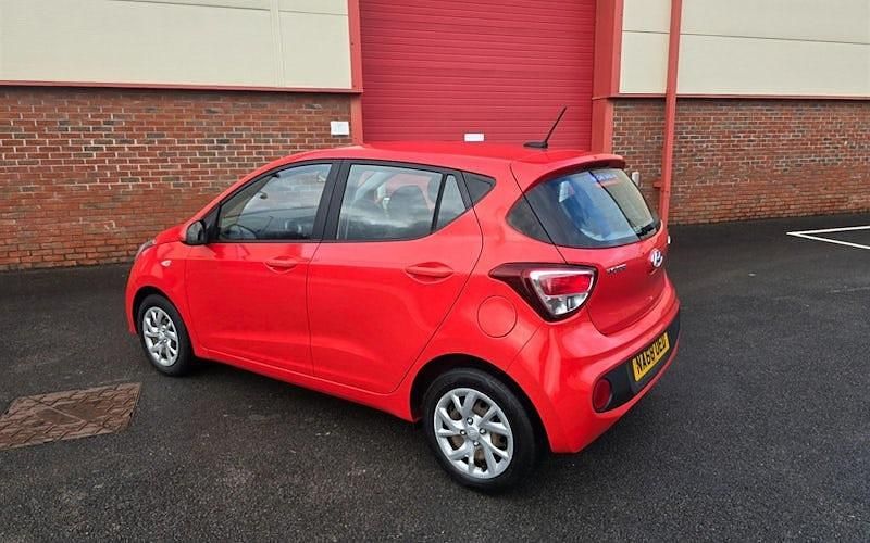 Used Hyundai i10 SE 67 HP (49 kW) 2020 Hatchback