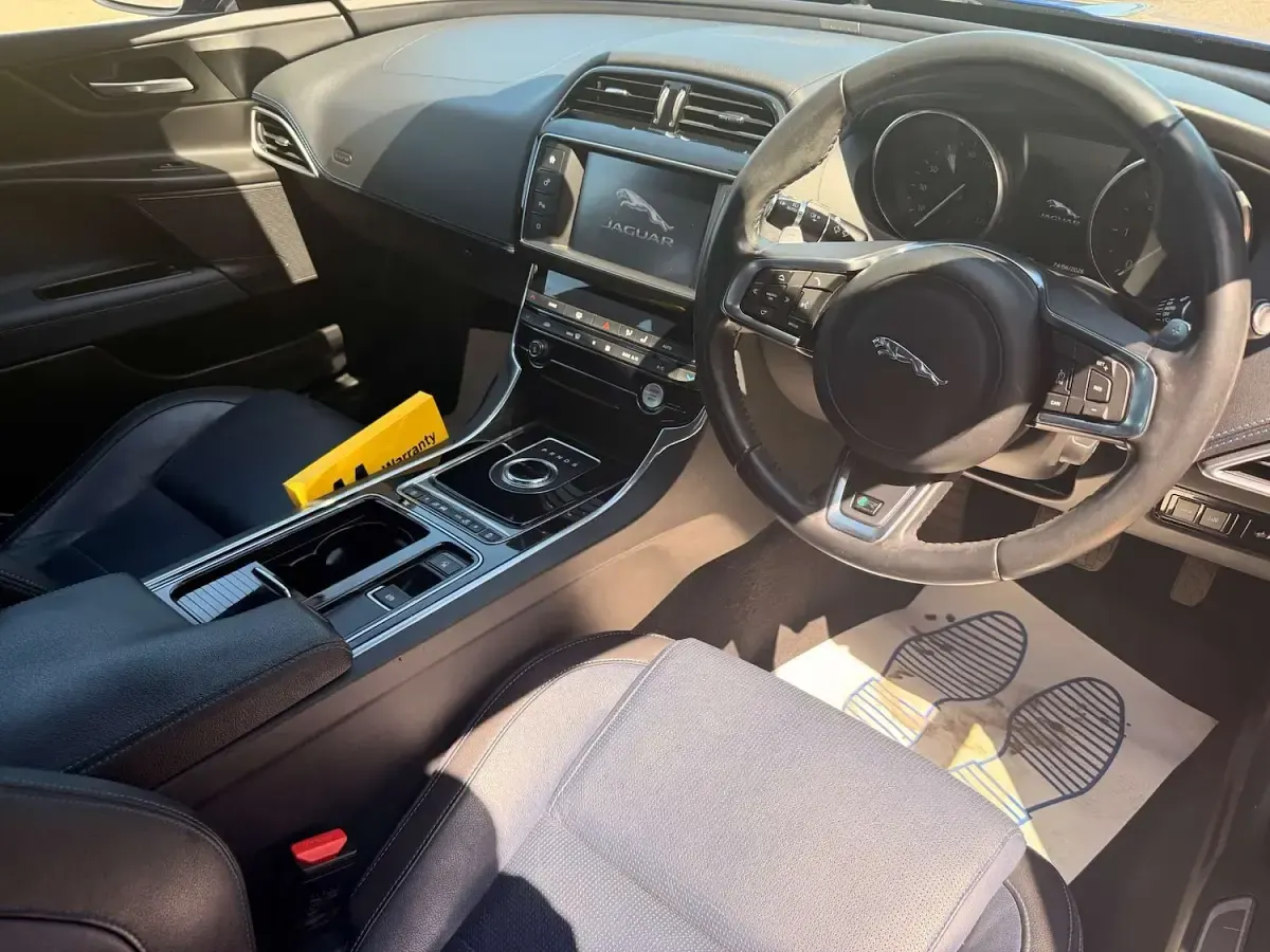 Used Jaguar XE R-Sport 180 HP (132 kW) 2017 Blue Sedan