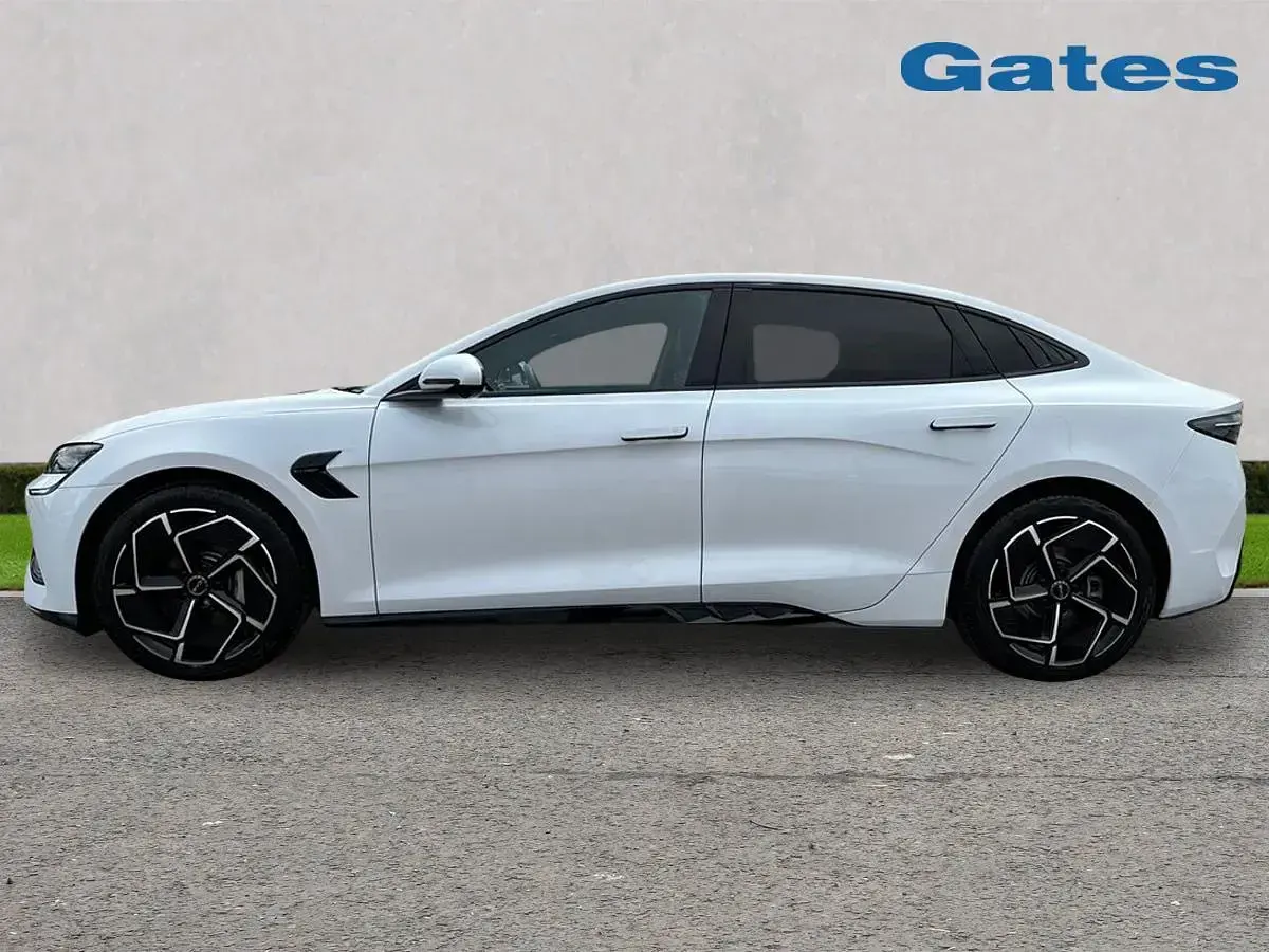 Used BYD Seal 389 kW (530 HP) 2026 White Sedan