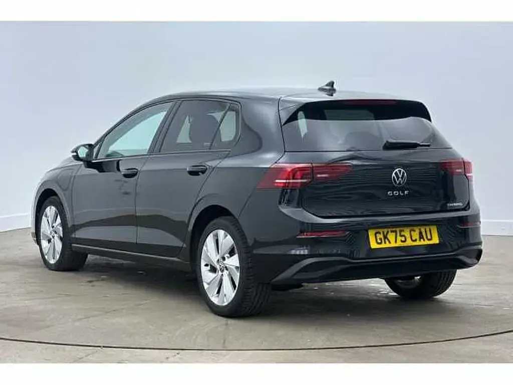 Used VW Golf VIII 204 HP (150 kW) 2025