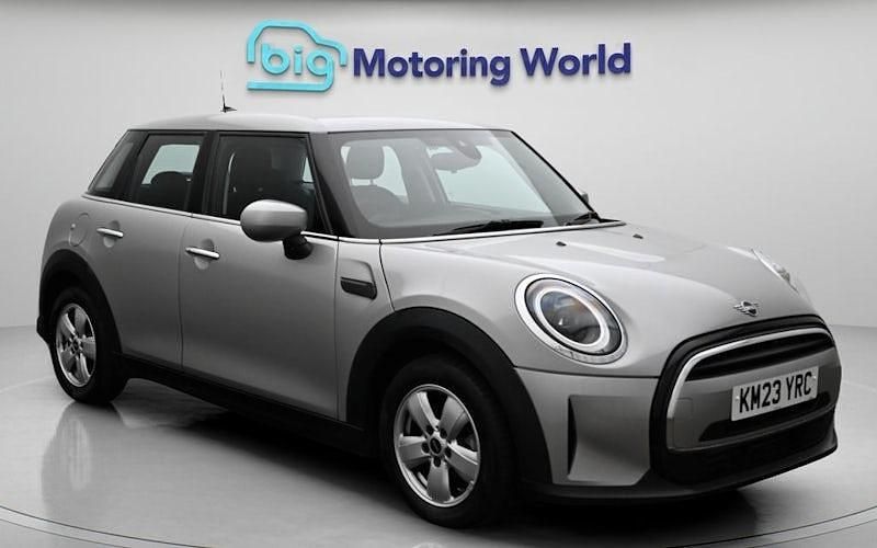 Usado Mini Cooper Classic 136 HP (100 kW) 2022 Citadino