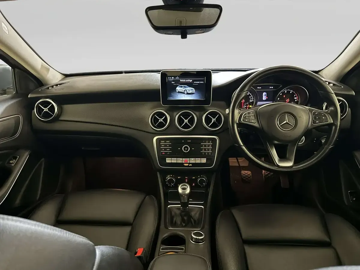 Used Mercedes GLA200 Executive 156 HP (114 kW) 2018 Grey SUV