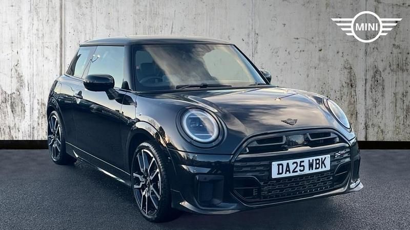 Usado Mini Cooper Hatch 161 HP (118 kW) 2025 Preto Citadino