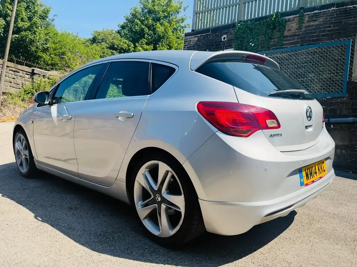 Used Vauxhall Astra Edition 2014 Silver Hatchback