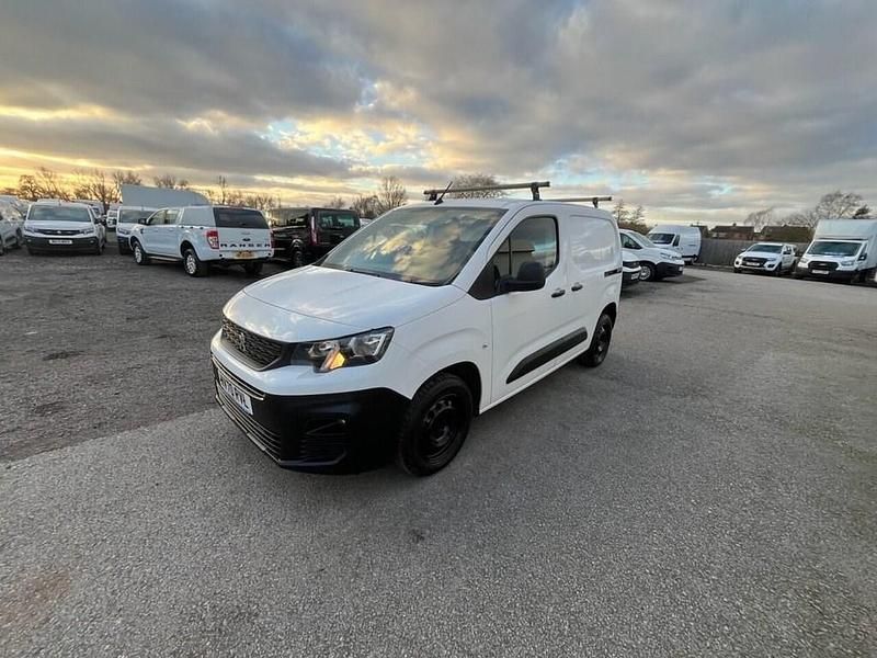 Used Peugeot Partner 2021 White MPV