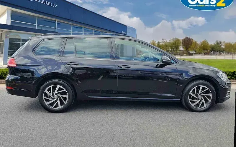 Begagnad VW Golf VII Match 116 HK (85 kW) 2019 Svart Kombi