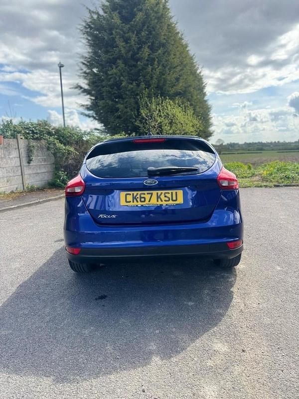 Used Ford Focus Zetec 2017 Blue Hatchback