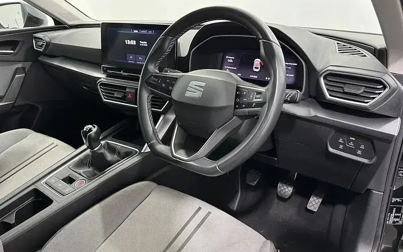 Used Seat Leon SE Dynamic 110 HP (80 kW) 2021 Black Hatchback