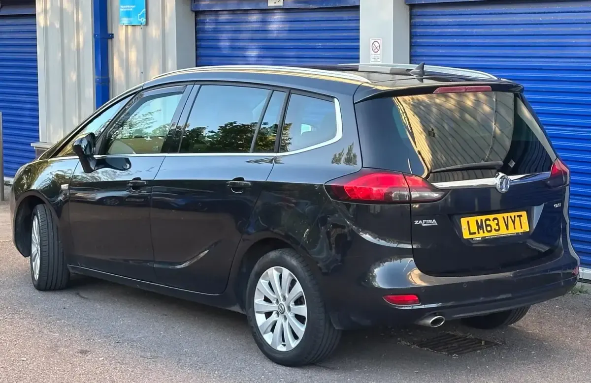 Second-hand Vauxhall Zafira 170 CP (125 kW) 2013 Negru Monovolum