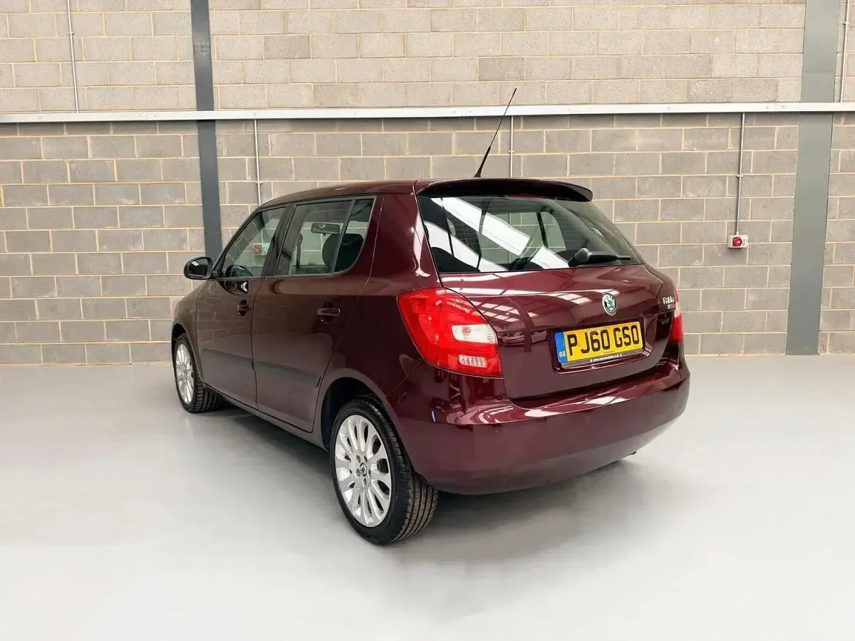 Used Skoda Fabia Elegance 105 HP (77 kW) 2010 Maroon Hatchback