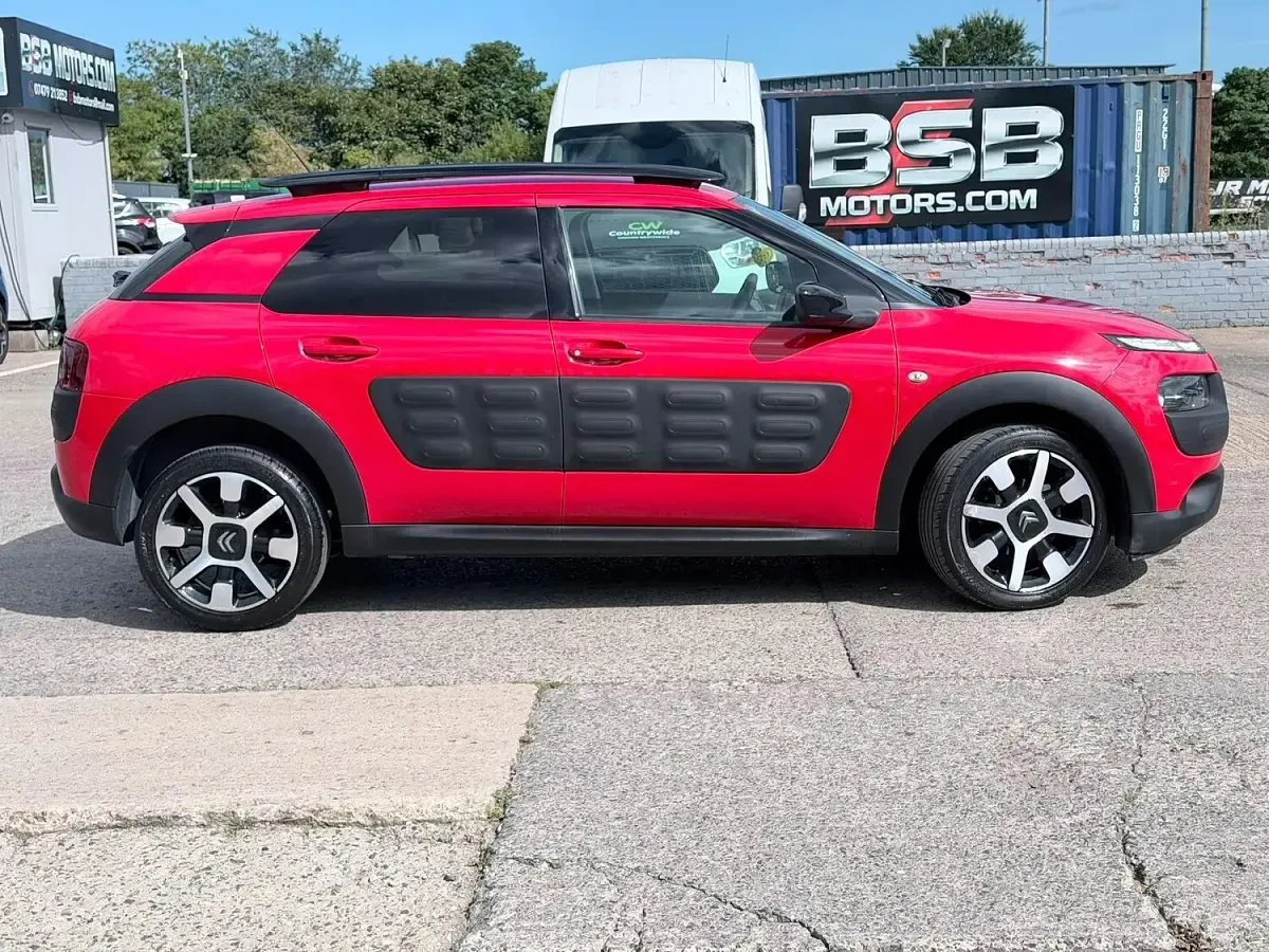 Used Citroën C4 Cactus Flair 2015 Red Hatchback