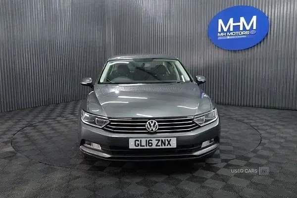 Usado VW Passat S 120 HP (88 kW) 2016 Cinzento Sedan