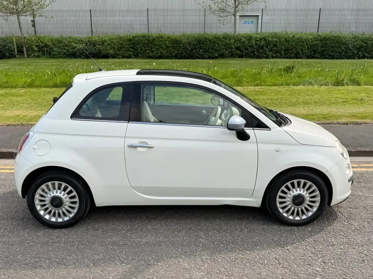 Usado Fiat 500 Lounge 69 HP (50 kW) 2011 Branco Citadino