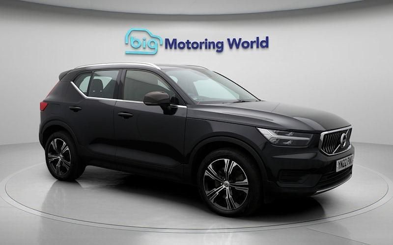 Used 2022 Volvo XC40 Inscription SUV | £23,525 (Fair price) - Image 1/4