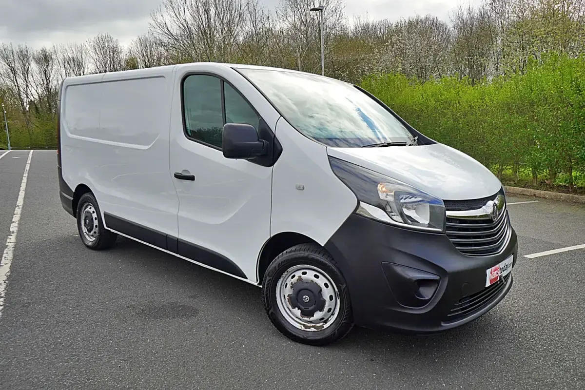 Usado Vauxhall Vivaro S 95 HP (69 kW) 2019 Branco Monovolume