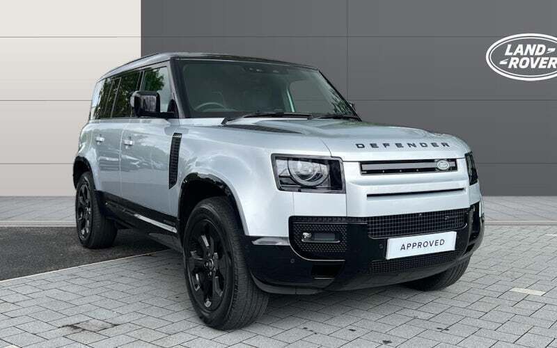 Used 2025 Land Rover Defender SE Dynamic SUV | £54,438 (Super price) - Image 1/4