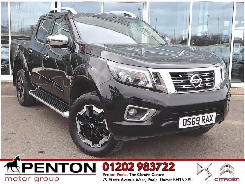 Black Used 2019 Nissan Navara Tekna Pickup | £17,790 (Good price) - Image 1/4