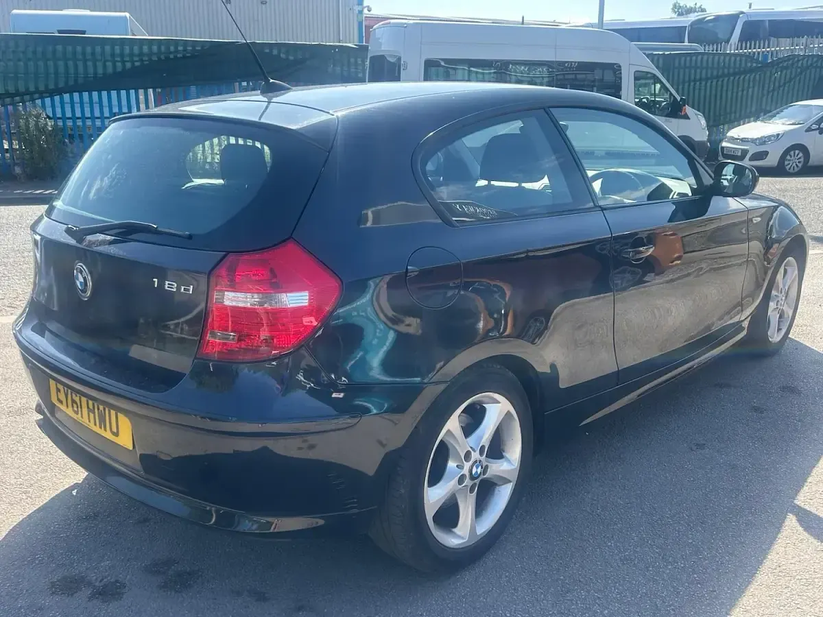 Used BMW 118 Sport Line 2011 Black Hatchback
