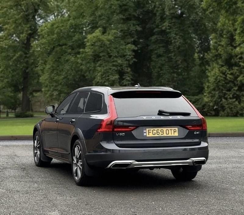Used Volvo V90 CC Plus 190 HP (139 kW) 2019 Grey Estate