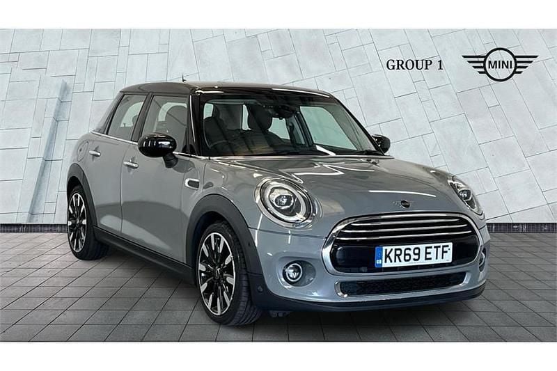 Begagnad Mini Cooper Exclusive 136 HK (100 kW) 2019 Grå Halvkombi