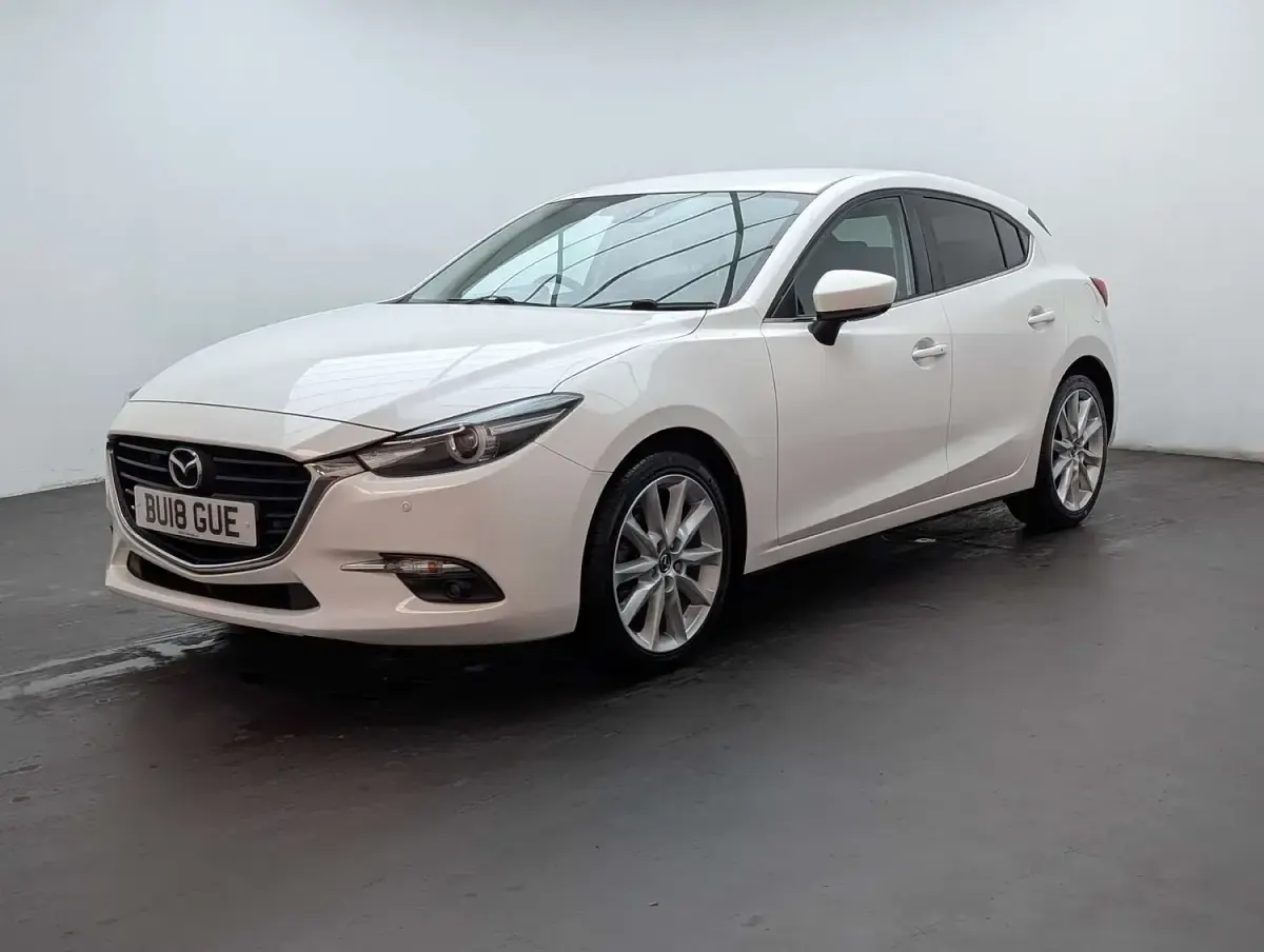 Used Mazda 3 Inclusive 120 HP (88 kW) 2018 White Hatchback