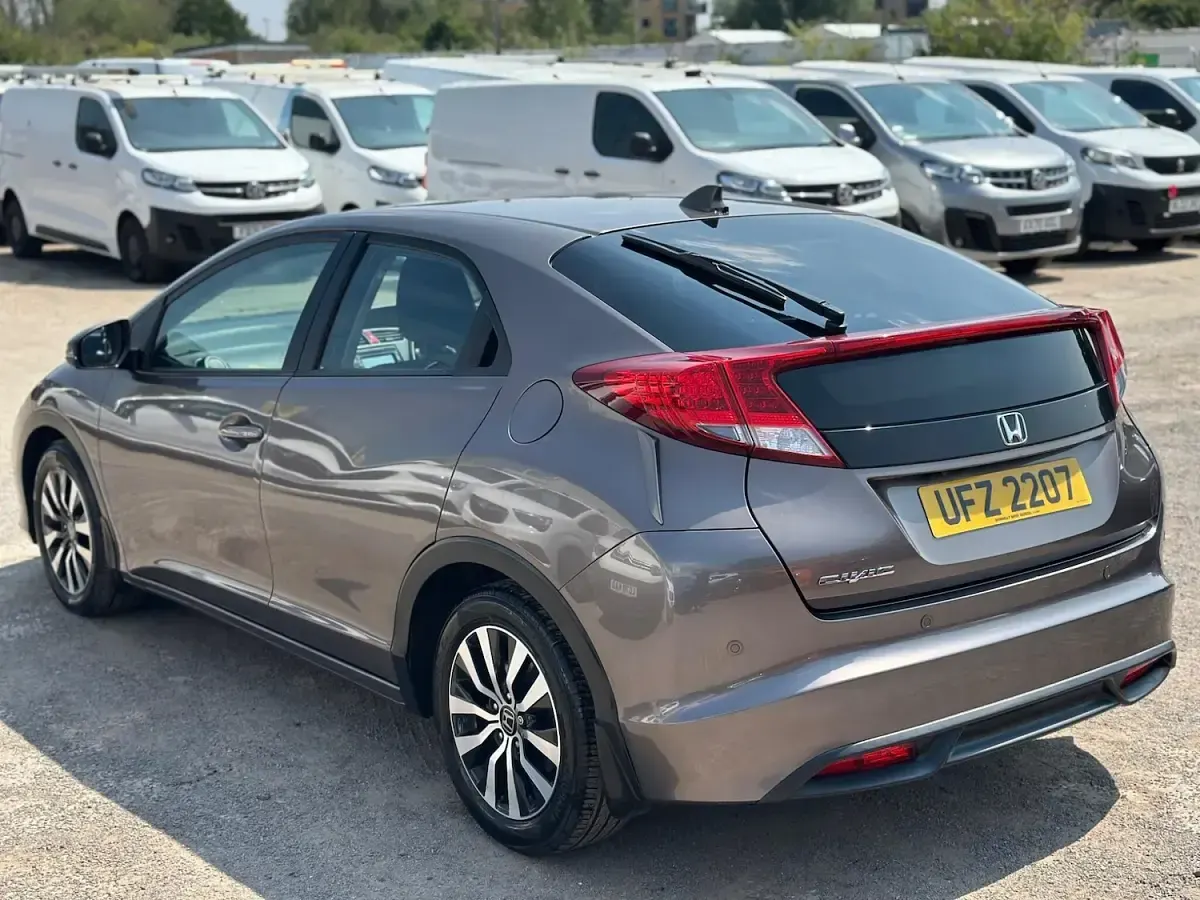 Used Honda Civic SE Plus 120 HP (88 kW) 2014 Brown Hatchback