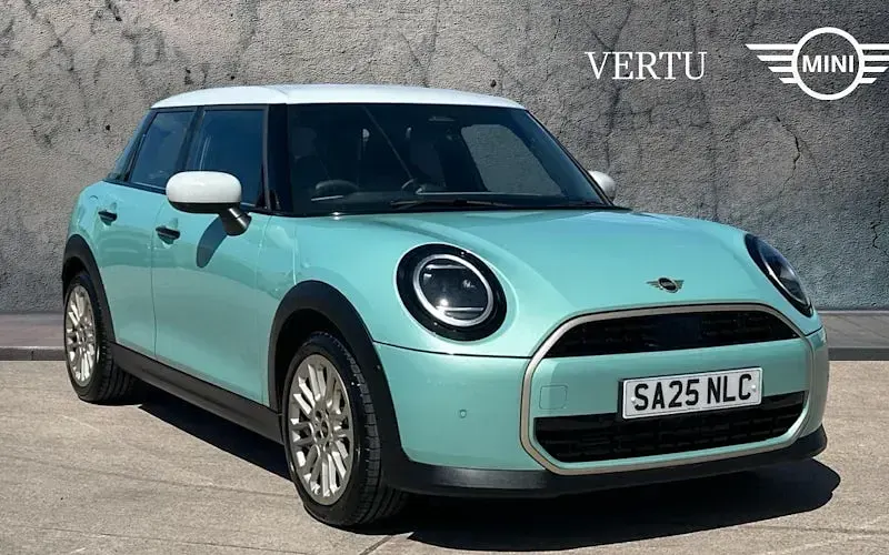 Used Mini Cooper Exclusive 114 kW (156 HP) 2026 Hatchback
