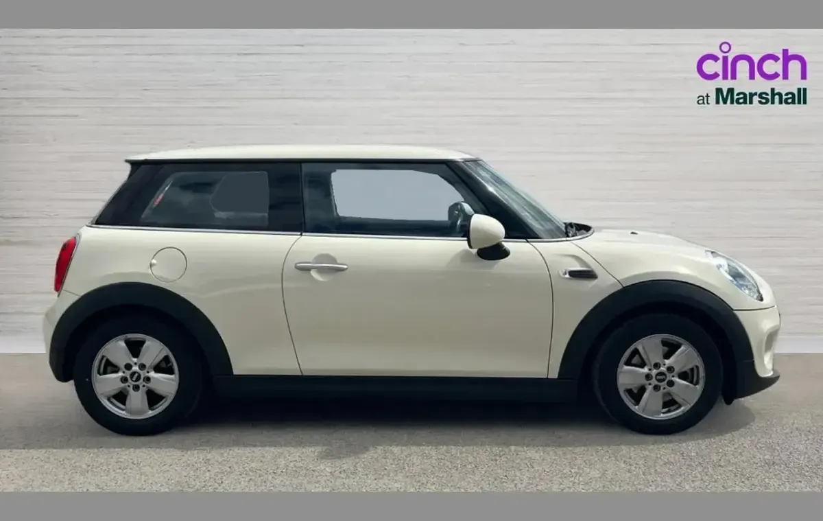 Used Mini ONE 101 HP (74 kW) 2016 White Hatchback
