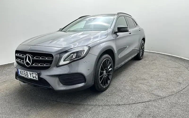 Used Mercedes GLA250 AMG Line Premium Plus 211 HP (155 kW) 2019 SUV