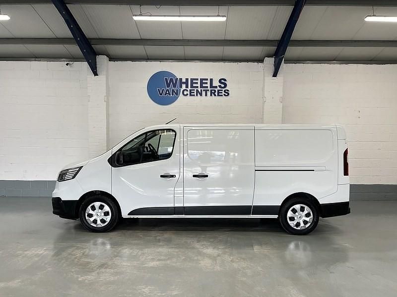Used Renault Trafic Business 2022 White MPV