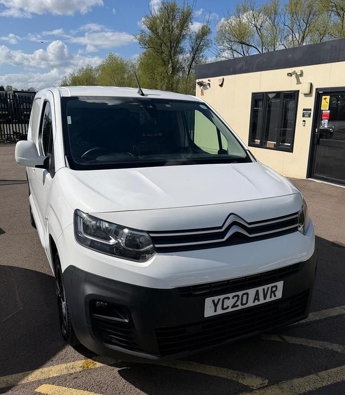Used Citroën Berlingo 100 HP (73 kW) 2020 White MPV