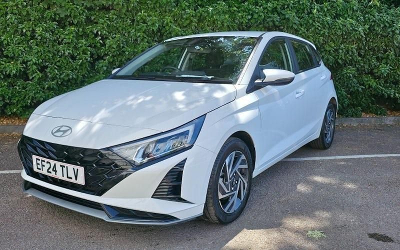 Used Hyundai i20 Advanced 101 HP (74 kW) 2024 Atlas white Hatchback