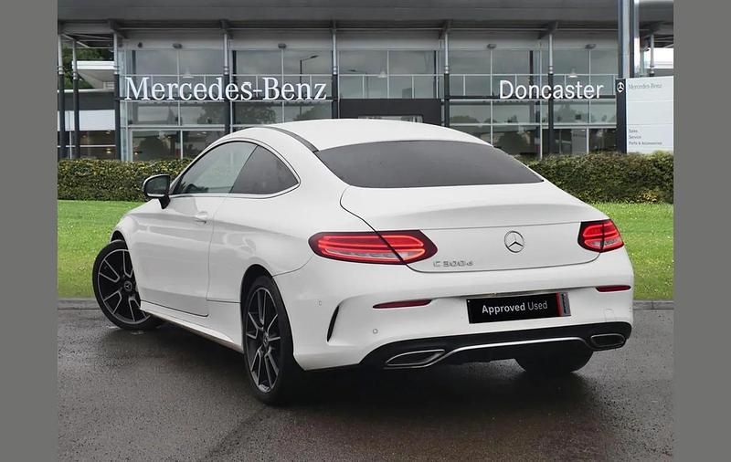 Used Mercedes C300 AMG Line Premium 241 HP (177 kW) 2019 White Coupe