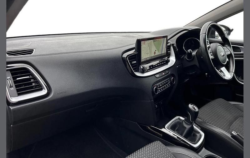 Used Kia Ceed Sportswagon 158 HP (116 kW) 2021 Blue Estate