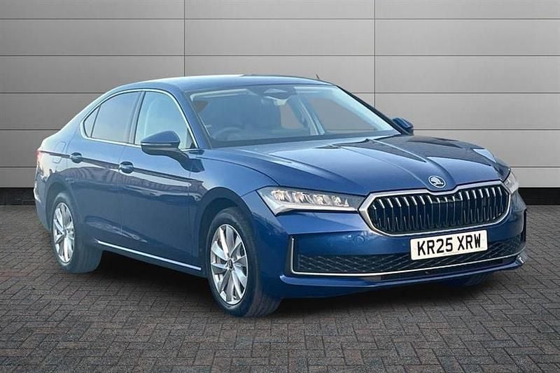 Used Skoda Superb SE Technology 150 HP (110 kW) 2025 Cobalt blue Hatchback