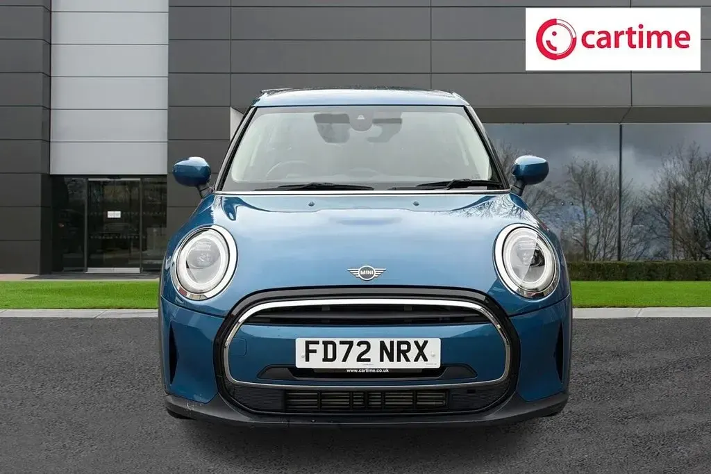 Used Mini Cooper Classic 136 HP (100 kW) 2023 Blue Hatchback