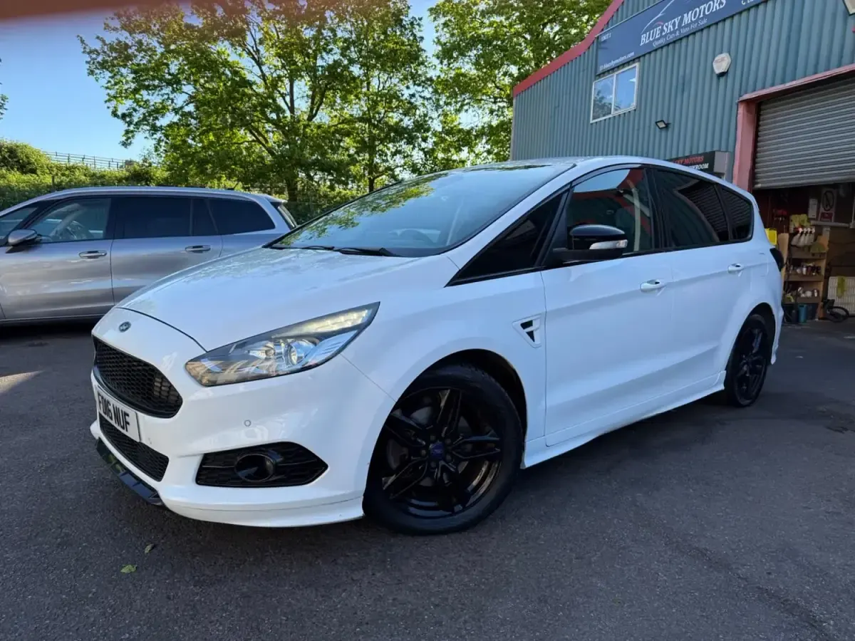 Begagnad Ford S-MAX Sport 2016 Vit Minibuss