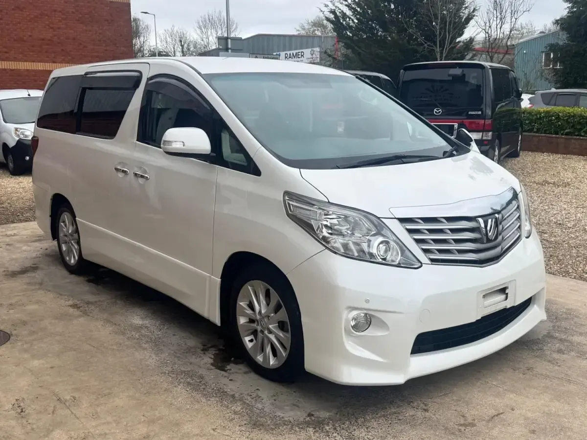Usado Toyota Alphard 2008 Blanco Monovolumen