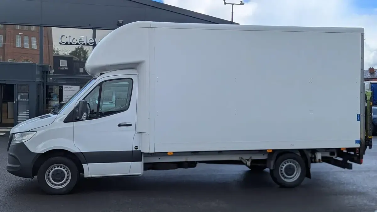 Used Mercedes Sprinter Progressive 150 HP (110 kW) 2022 White Van