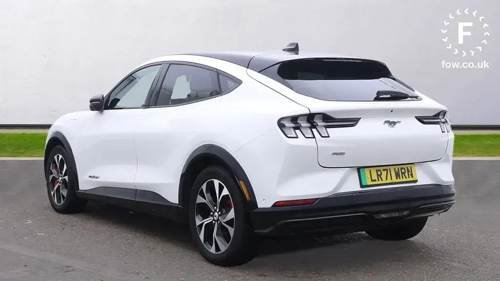Used Ford Mustang Extended Range 351 HP (258 kW) 2021 White Hatchback