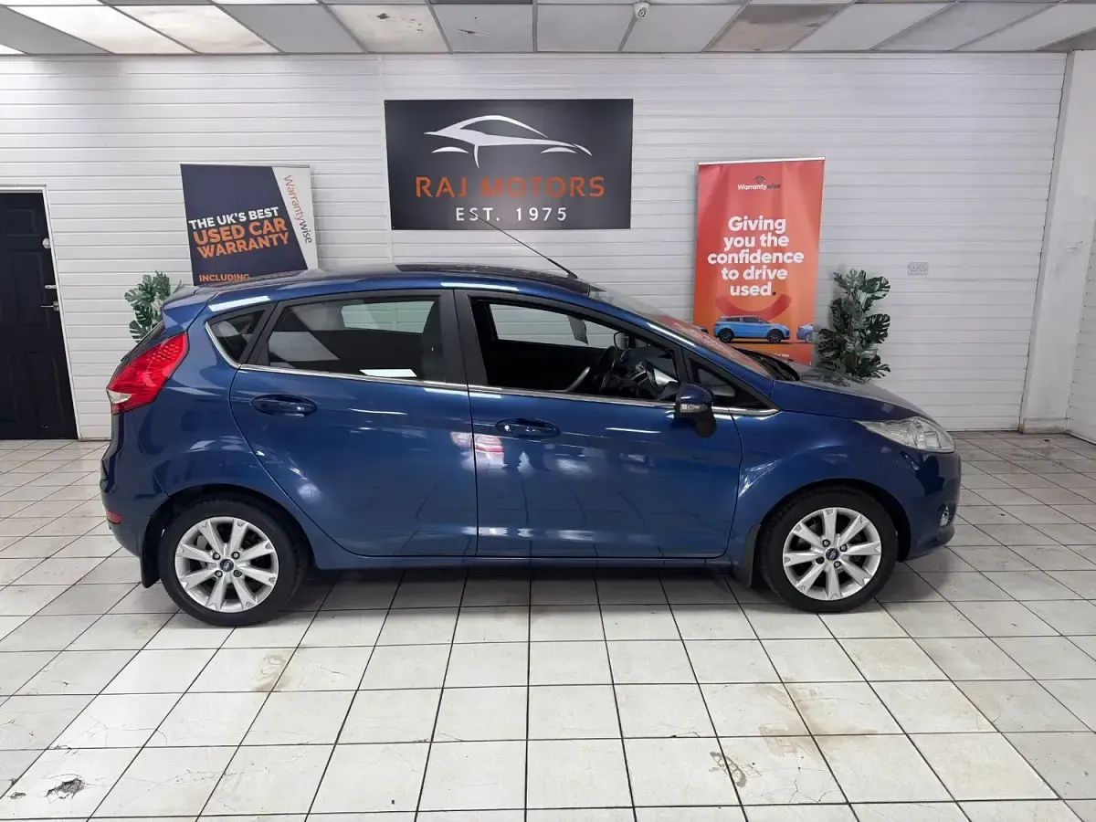 Used Ford Fiesta Zetec 96 HP (70 kW) 2009 Blue Hatchback