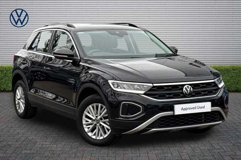 Used VW T-Roc Life 150 HP (110 kW) 2023 Black SUV