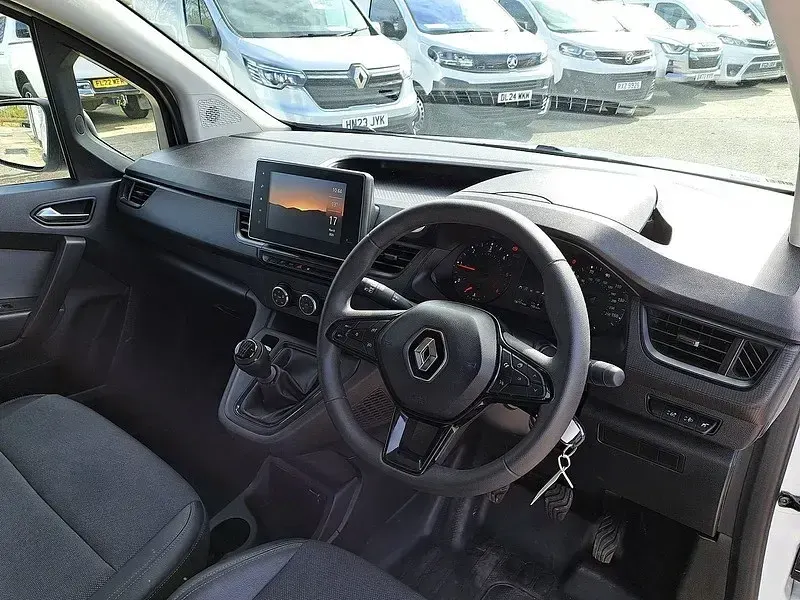Usado Renault Kangoo 94 CV (69 kW) 2024 Blanco Monovolumen