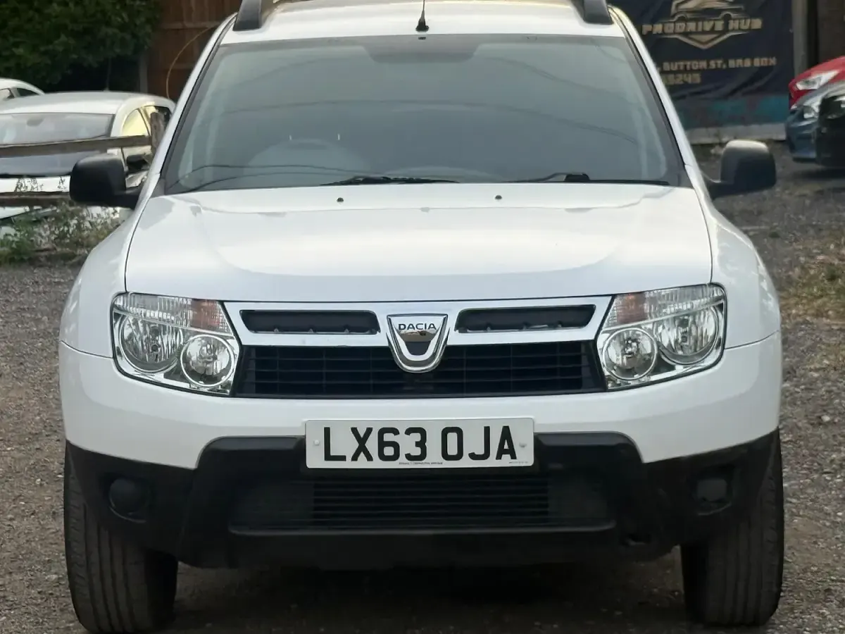 Used Dacia Duster Acces 103 HP (75 kW) 2013 White SUV