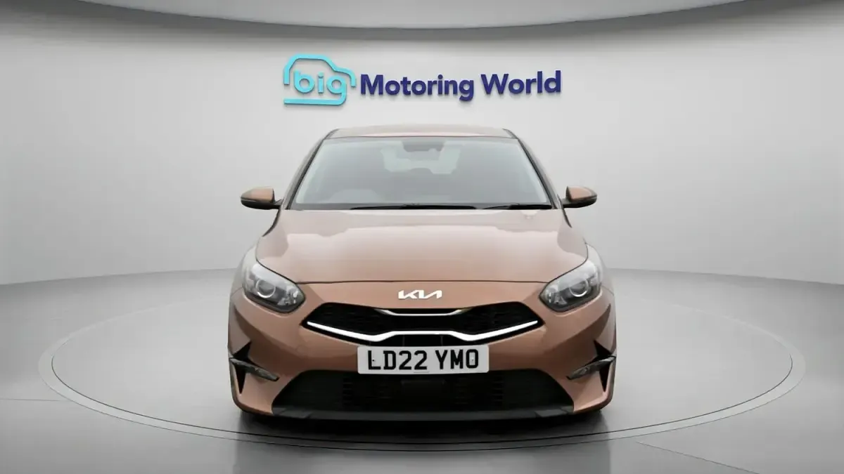 Used Kia Ceed 158 HP (116 kW) 2022 Bronze Hatchback