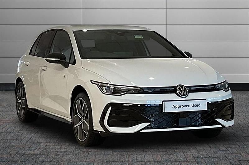Pure white New 2025 VW Golf VIII R-line Hatchback | £31,750 (Fair price) - Image 1/3