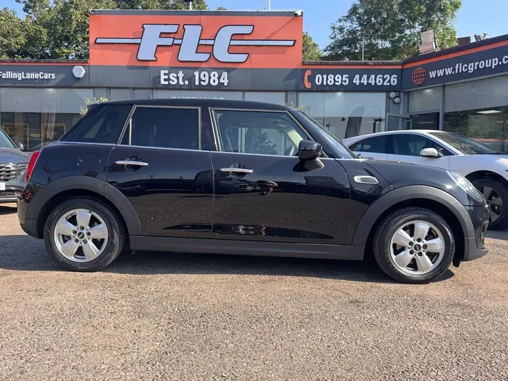 Used Mini Cooper Classic 136 HP (100 kW) 2019 Black Hatchback