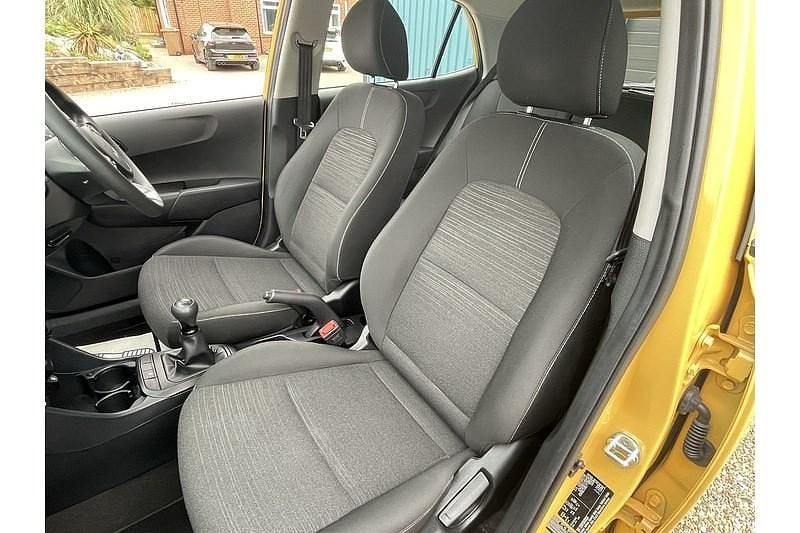 Used Kia Picanto 66 HP (48 kW) 2022 Yellow Hatchback