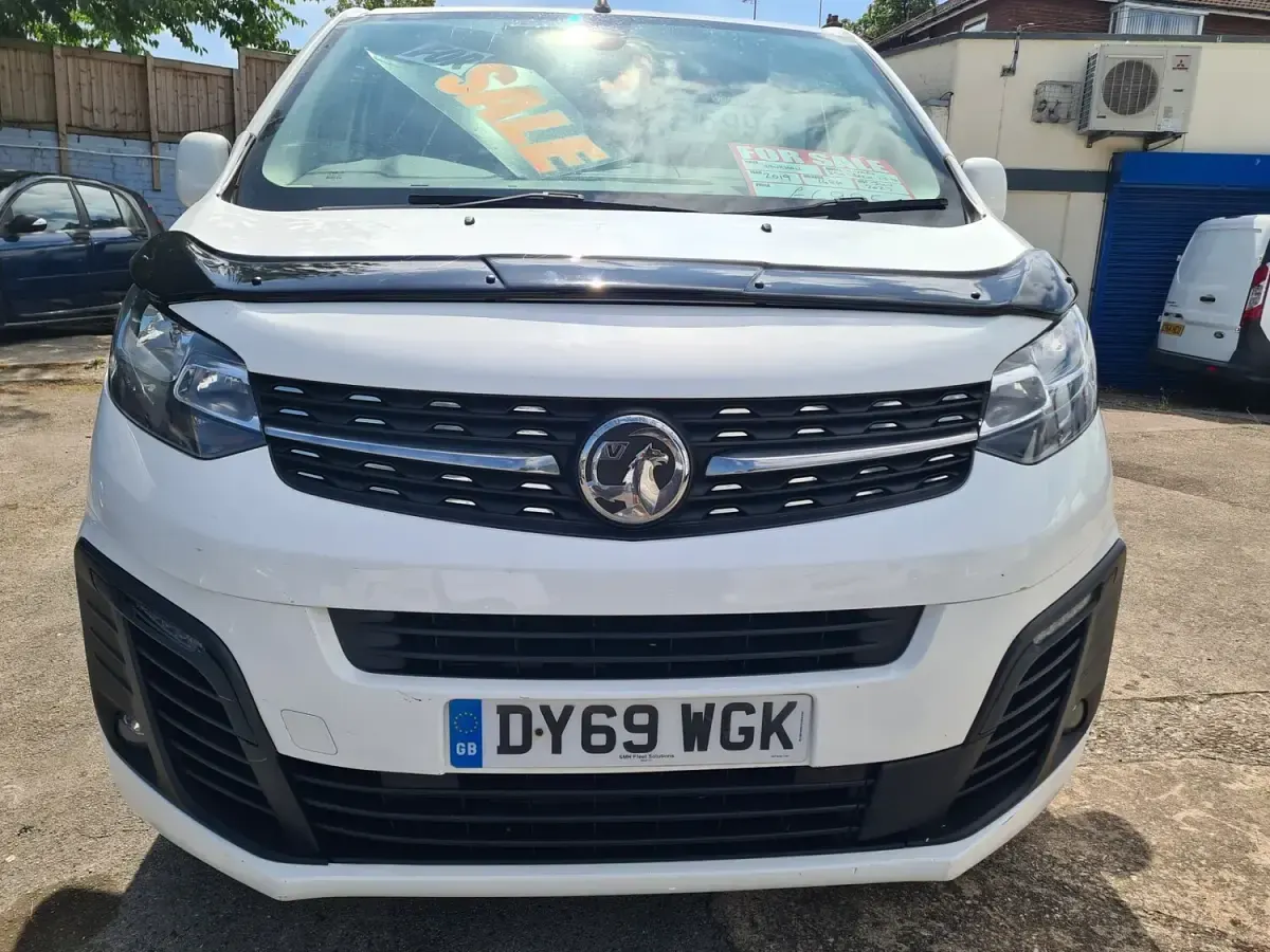 Used Vauxhall Vivaro Sportive 100 HP (73 kW) 2019 White MPV
